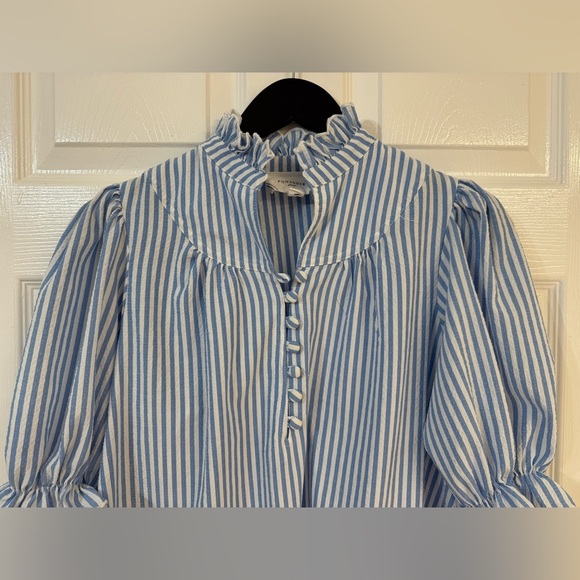 Pomander Place Tuckernuck Women's Small Blue
Stripe Selena Seersucker Blouse - Picture 4 of 12